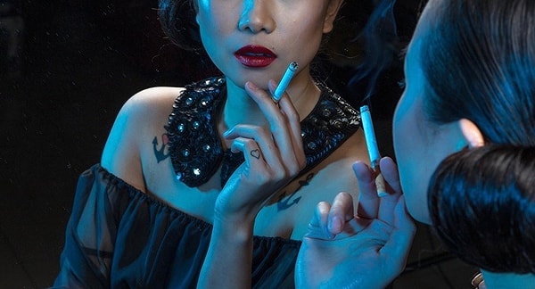 7. Китайцы считают, что русские девушки - самые курящие в мире. Правда ли это?