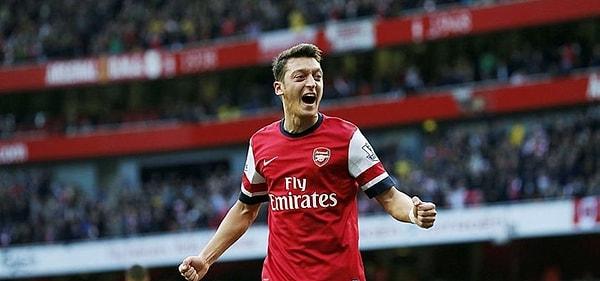 Diğeri Arsenal'in gözde golcüsü Mesut Özil!