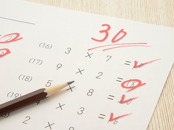 5. Петя сходил на рыбалку в субботу и поймал 32 рыбки. В воскресенье он поймал 1/4 от количества, пойманного в субботу. В понедельник он поймал 1/2 от количества, пойманного в субботу и воскресенье вместе. Сколько рыбок он поймал в понедельник?