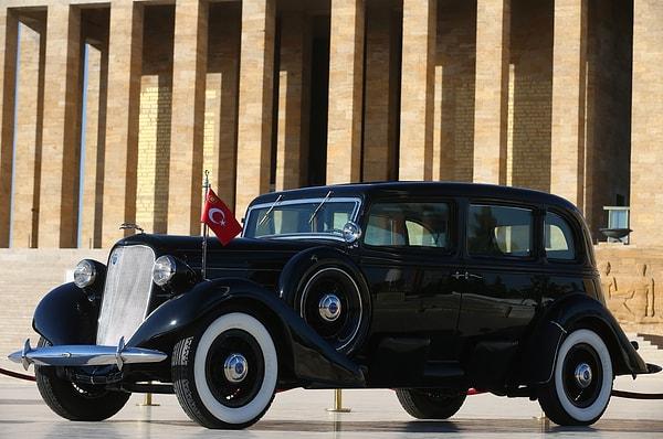 Antika Otomobil Federasyonu tarafından restorasyonu yapılan otomobilin teslimi dolayısıyla Anıtkabir'de tören düzenlendi.