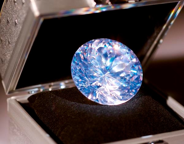 4. Какие драгоценные камни добываются в регионе?