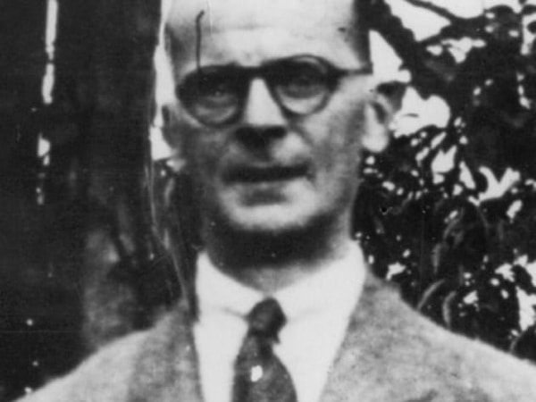 1. Джон Кристи - IQ 128