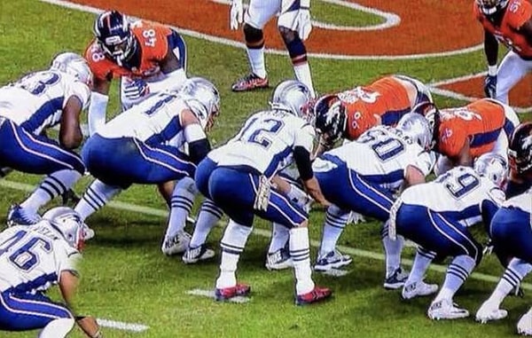 12. Видите эту упругую попку посередине? Так вот, вам показалось...