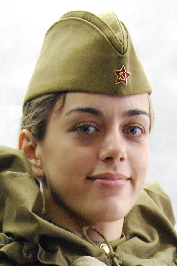 10. Как называется этот головной убор?