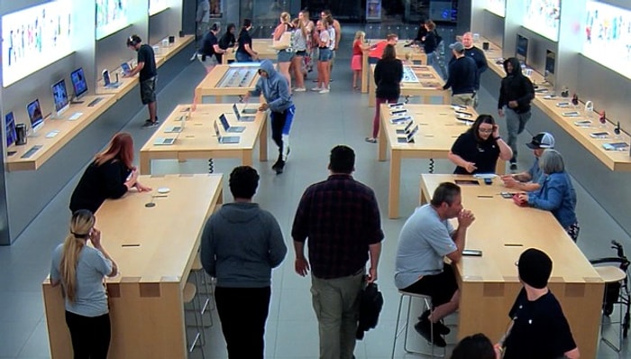 Işık Hızında Apple Store'da 27 Bin Dolarlık Soygun Yapan Hırsızlar