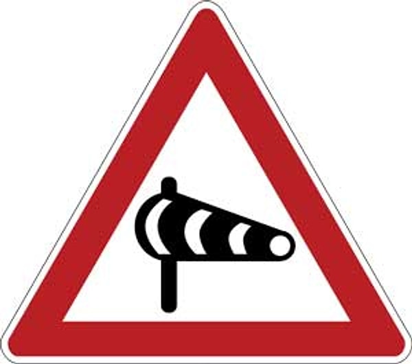 5. О чём водителя предупреждает этот знак?