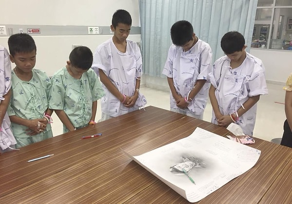 4. Ансворт сыграл значительную роль в опасной миссии по вызволению детей и их тренера из затопленной пещеры. Мужчина прекрасно ориентировался в пещере, так как нырял и плавал там на протяжении 6 лет.