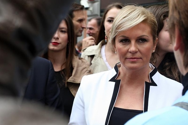 Президент изучала гуманитарные и социальные науки в Загребском университете, закончила магистратуру по специальности Международные отношения и даже прошла языковую стажировку в США!