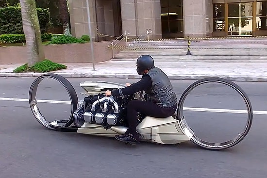 Tasarımı ve Sahip Olduğu Uçak Motoruyla Dikkat Çeken Motosiklet