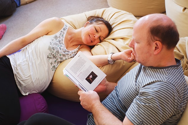 Rahat bir doğumun tek anahtarı olan derin gevşemeyi temel alan hypnobirthing, hipnoz doğum yöntemi rahat, sağlıklı, huzurlu ve bilinçli bir doğum yolunda kullanılan bir teknik…