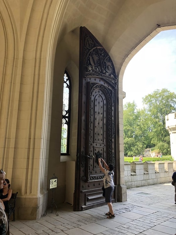 7. Размер двери поражает воображение...