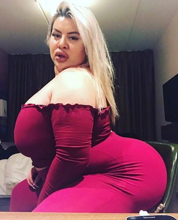 5. Сейчас Кроун ест тонны пиццы и спагетти, заедая их Нутеллой. В месяц Наташа потребляет около 6 кг этой шоколадной пасты.