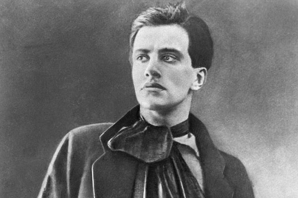 1. Не человек, а двуногое бессилие.