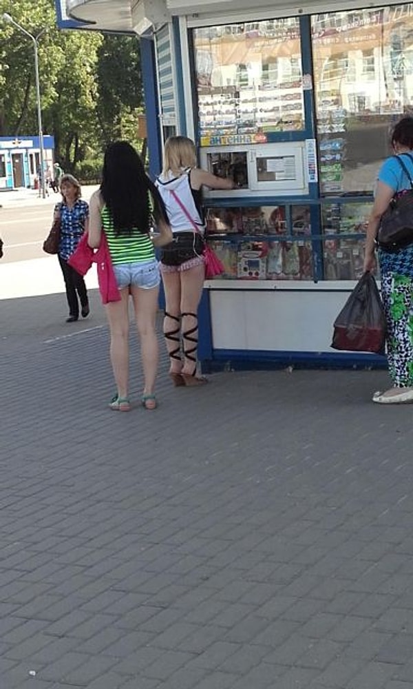 19. Когда в балетное не взяли, и приходится самовыражаться только так...