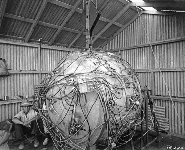 11. Atom bombasının ilk testleri sırasında çekilmiş bir fotoğraf...