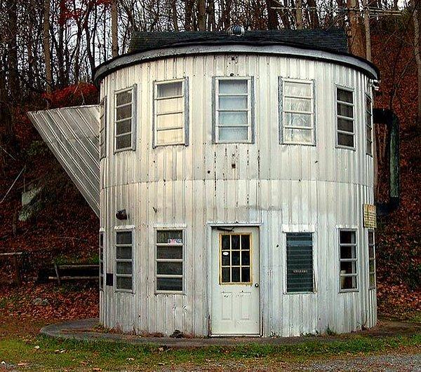 8. Çaydanlık şeklinde bir bina (Virginia, ABD)