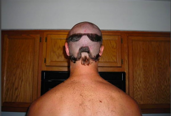 33. У этого чела и чела с первого фото, видимо, один парикмахер 😂