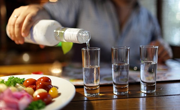 4. Произведено водки 2,38 млрд литров за год