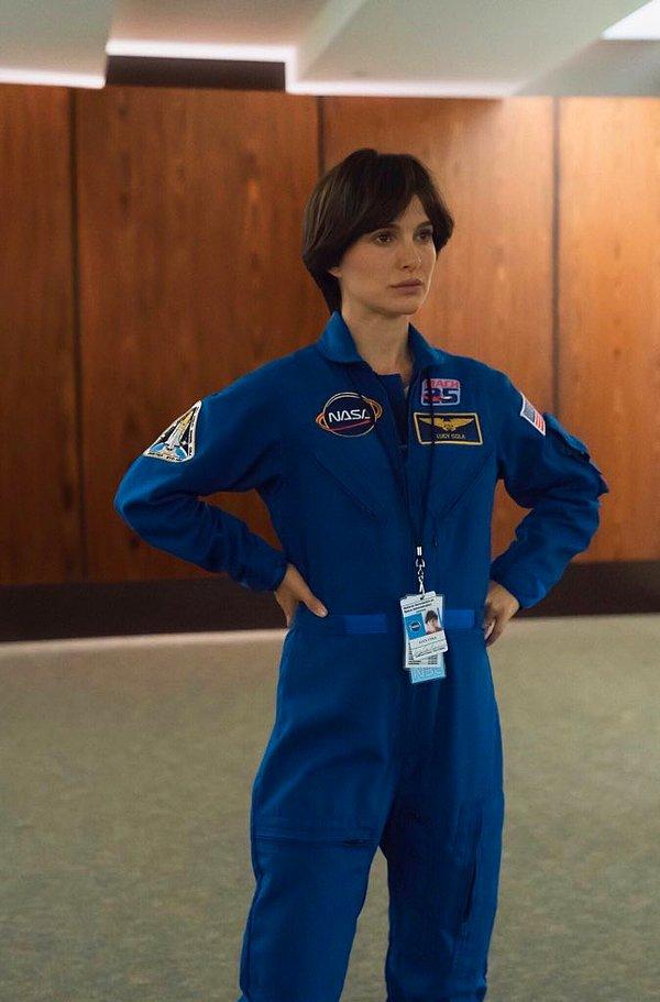 6. Natalie Portman'ın bir astronotu oynadığı Pale Blue Dot'ın setinden ilk fotoğraf yayınlandı.