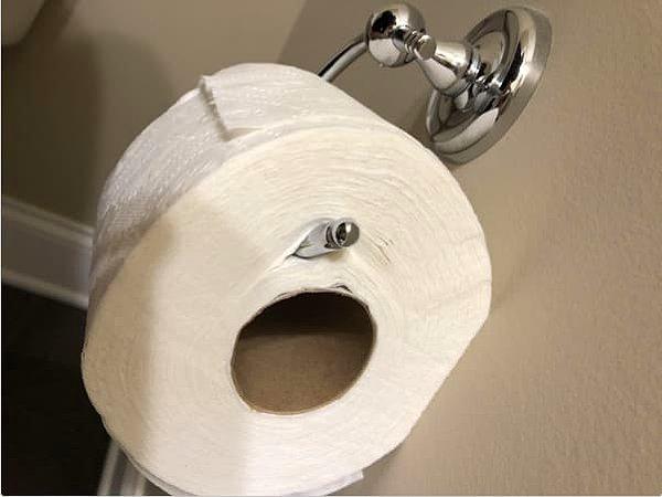 1. Her seferinde tuvalet kağıdının değiştirilmesi görevi kendisine verilince bunu yaptı!