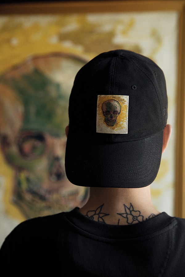 8. В коллекции Vans x Van Gogh Museum помимо обуви также представлены бейсболки.