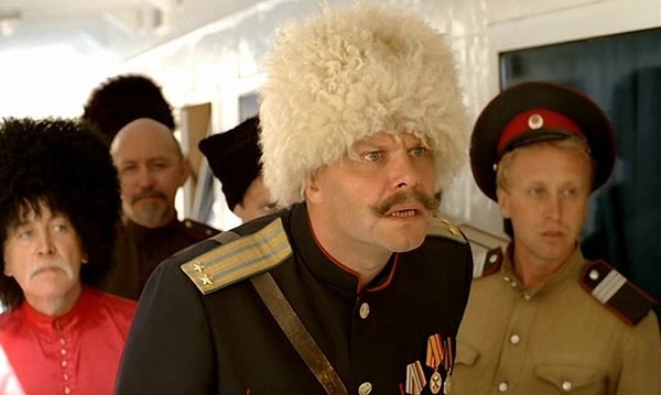 4. Узнали солиста "Несчастного случая" Алексея Кортнева? А что это за комедия?