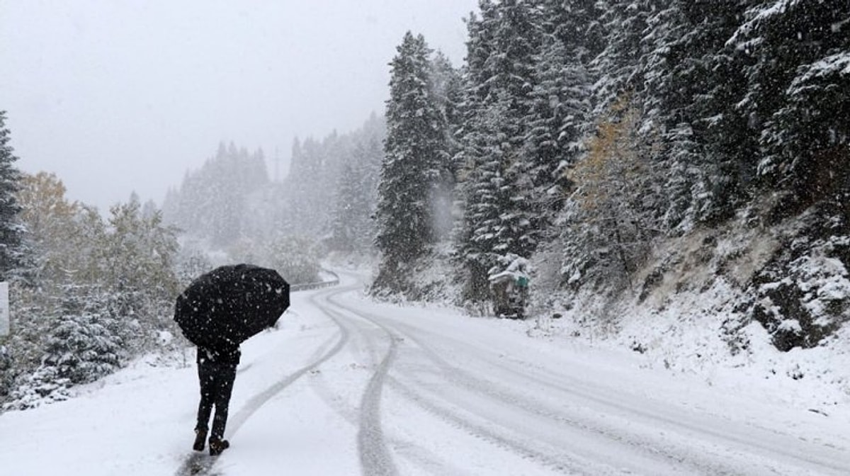 Hayırlı Gelişmeler Olacak! Rüyada Kar Yağdığını Görmek Ne Anlama Gelir?
