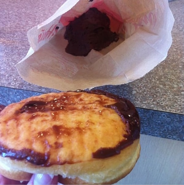 8. Донатсу плевать, что он своим поведением испортил все настроение этой беременной женщины.