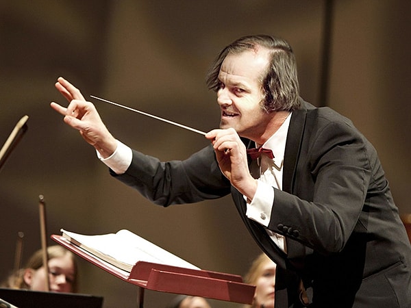 14. Джек Николсон дирижирует оркестром