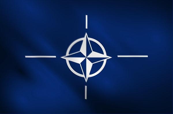 13. Türkiye NATO’ya hangi yıl üye oldu?