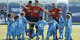 Manchester United Oyuncularının 100 Çocuğa Karşı Yaptığı Efsane Eğlenceli Futbol Maçı