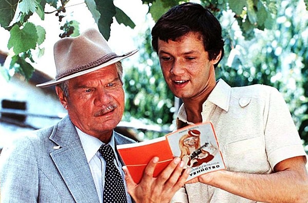 9. И, наконец, из какого фильма с участием Михаила Пуговкина этот момент?