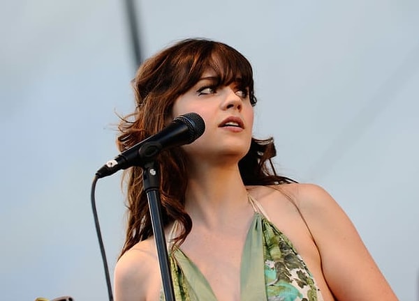 5. Это Кэти Перри или Зоуи Дешанель?