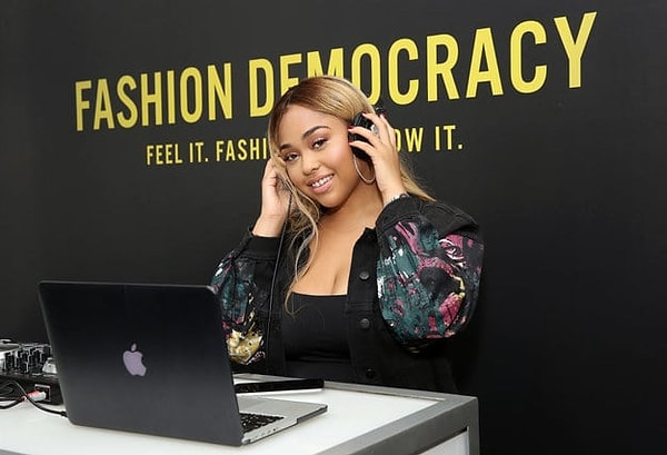 8. Какого возраста модель Джордин Вудс?