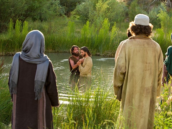 4. Насколько Иоанн Креститель старше Иисуса?