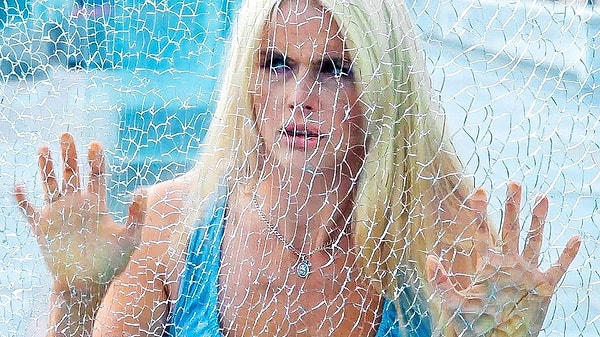 6. " Потерянное отражение: Исповедь содержанки"