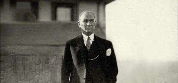 1. Mustafa Kemal Atatürk, cumhurbaşkanı olduğunda kaç yaşındaydı?