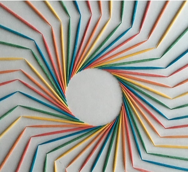 10. Сегодня в его Инстаграм-профиле насчитывается около 300 000 подписчиков.