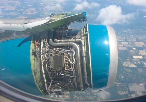 19. Вот так выглядит мотогондола на крыле самолёта изнутри 😮