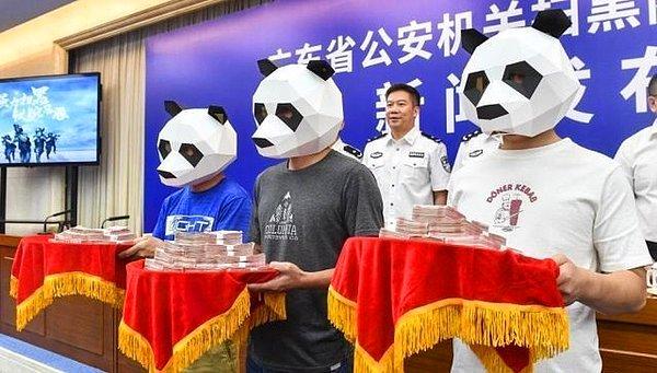 17. Çin'de bir mafya çetesini yakalamaya yardım eden 3 kişi ödül alıyor.