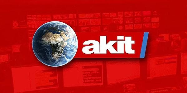 Hürriyet muhabiri İsmail Saymaz'ın Akit yazarı Ali İhsan Karahasanoğlu'na tepkisi sert oldu.