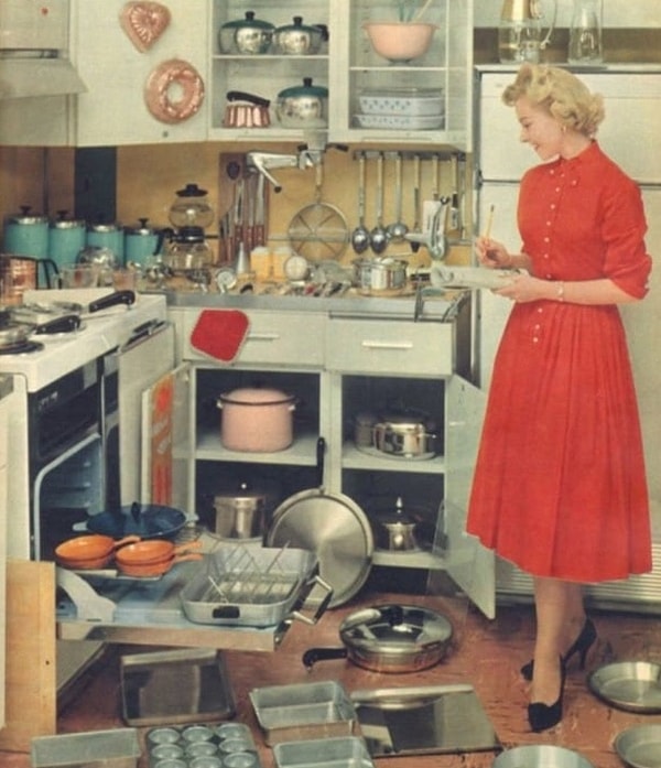 1. Ужин должен быть готов.