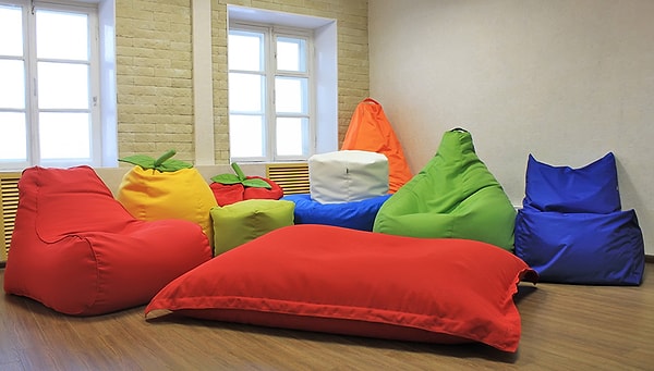 3. Кресла-мешки - это бескостные диваны.