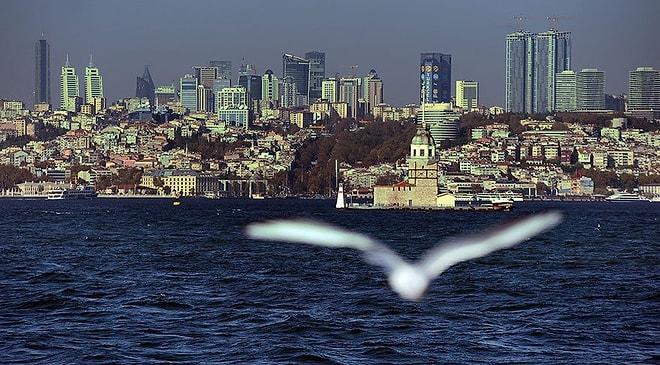 Guardian, TL'deki Çöküşü Yazdı: 'İstanbul'daki İnşaatları Gözlemleyenler İçin Şaşırtıcı Değil'