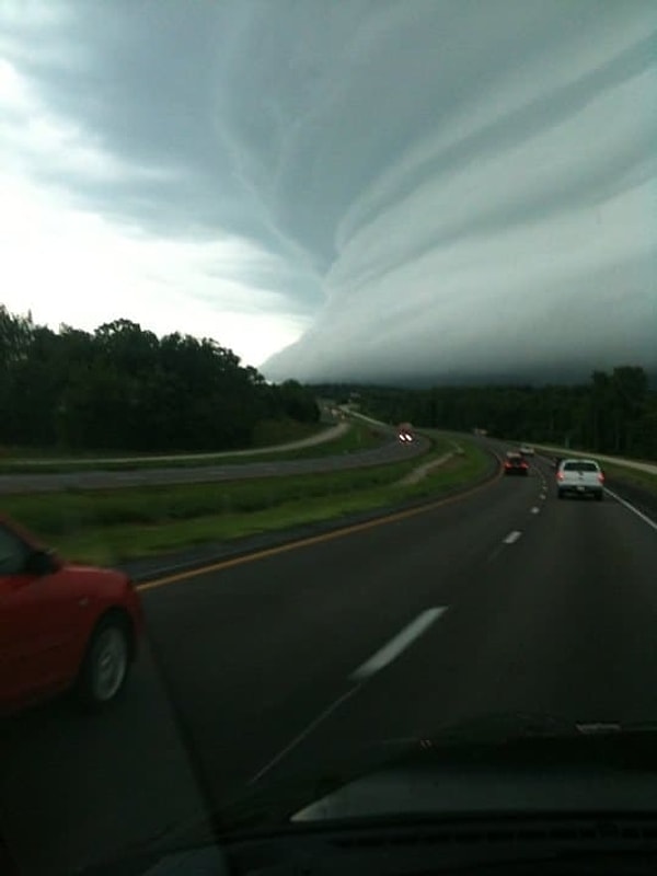 6. А порой пугает так, что душа в пятки уходит