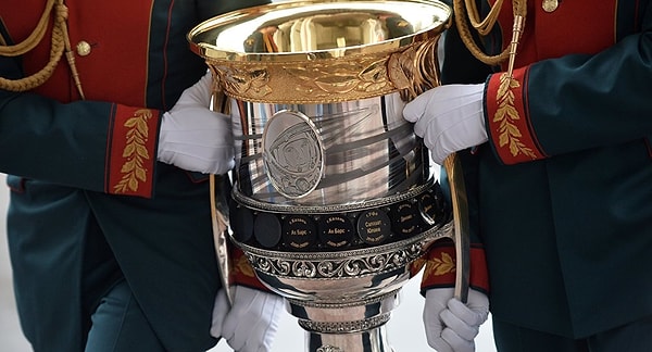 7. В каком виде спорта вручают Кубок Гагарина?