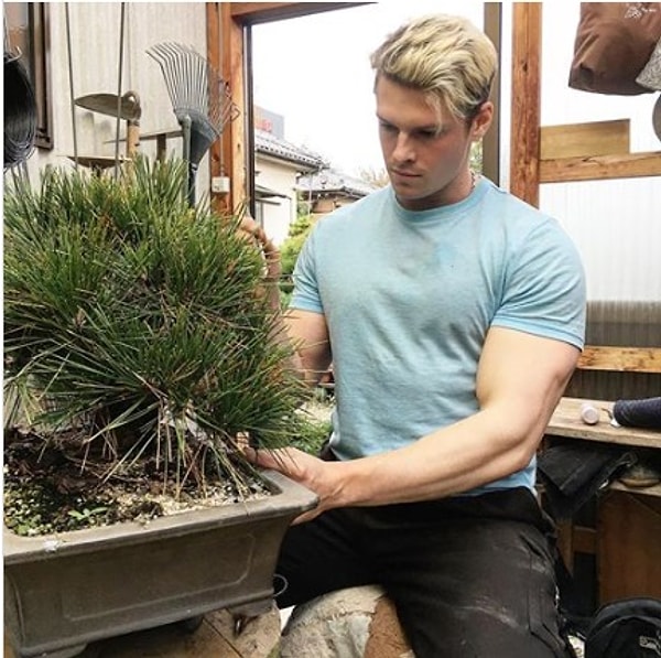 А вы бы смогли отказаться от своего гражданства во имя мечты? Можете поделиться своими мыслями с нами в комментариях...