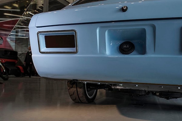 6. Как знать, быть может, это и правда шутка: концерн никогда не утверждал, что настоящие машины будут на 100% совпадать с концептом, ведь работа все еще в процессе.