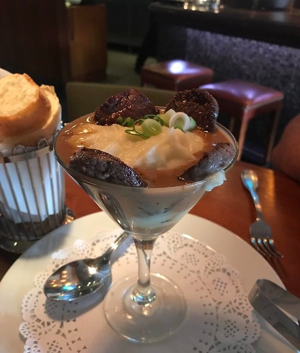 25. Как насчёт подачи мяса в бокале мартини?