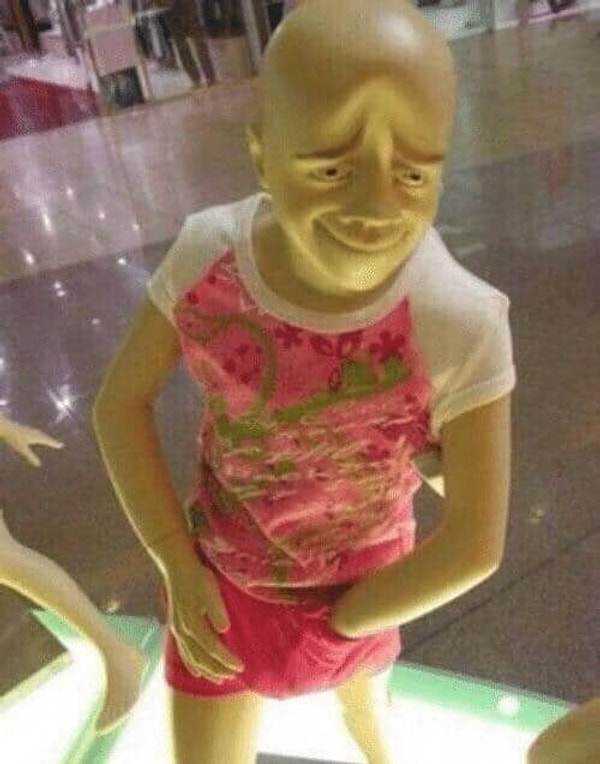 1. Что бы вы почувствовали, столкнувшись в магазине лицом к лицу с таким манекеном?